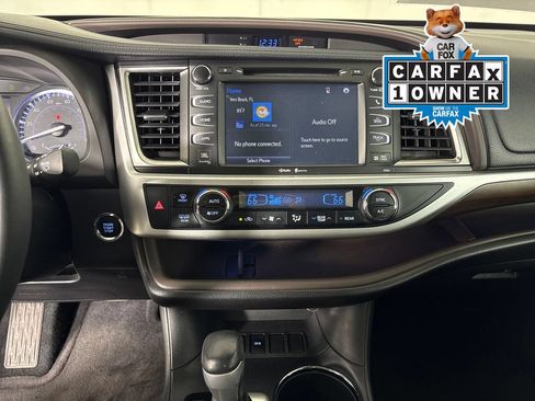Used 2014 Toyota Highlander Limited FWD image 30