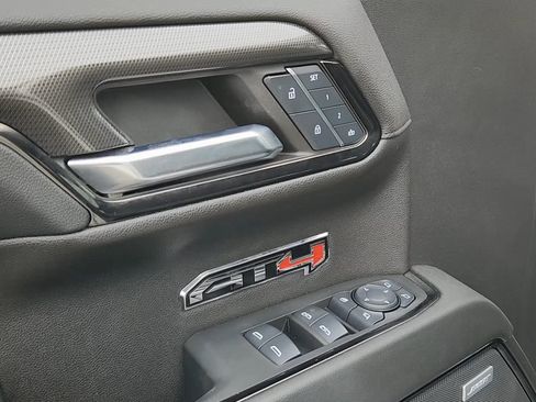 Used 2024 GMC Sierra 1500 AT4 w/ AT4 Preferred Package AWD/4WD image 7