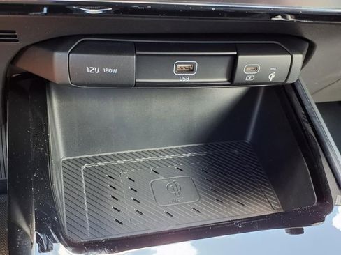 New 2025 Kia Niro SX image 19