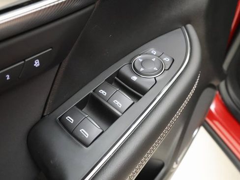 Certified 2025 Buick Envision Sport Touring image 8