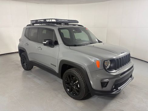 Used 2022 Jeep Renegade Altitude AWD/4WD image 2