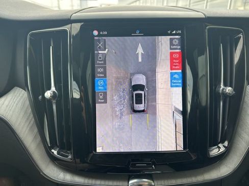 Used 2025 Volvo XC60 B5 Plus AWD/4WD image 24