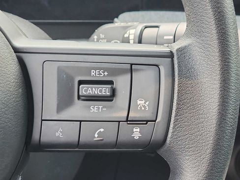Used 2025 Nissan Kicks SV AWD/4WD image 21