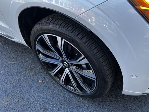 Used 2023 Volvo XC60 B5 Ultimate w/ Climate Package image 11