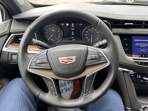 Used 2023 Cadillac XT5 Premium Luxury w/ Platinum Package AWD/4WD image 18