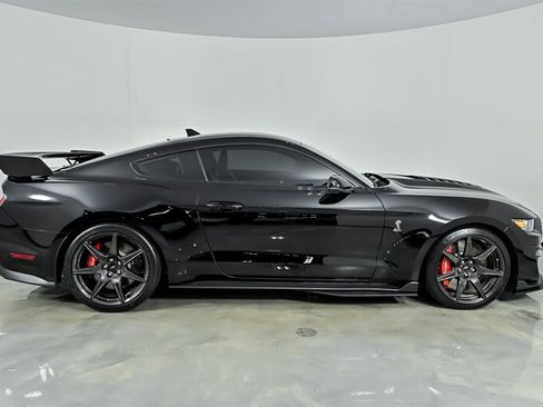 Used 2021 Ford Mustang Shelby GT500 w/ Carbon Fiber Track Pack RWD image 11