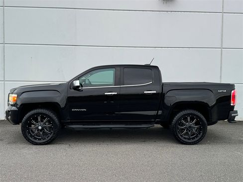 Used 2017 GMC Canyon SLT w/ Driver Alert Package image 4
