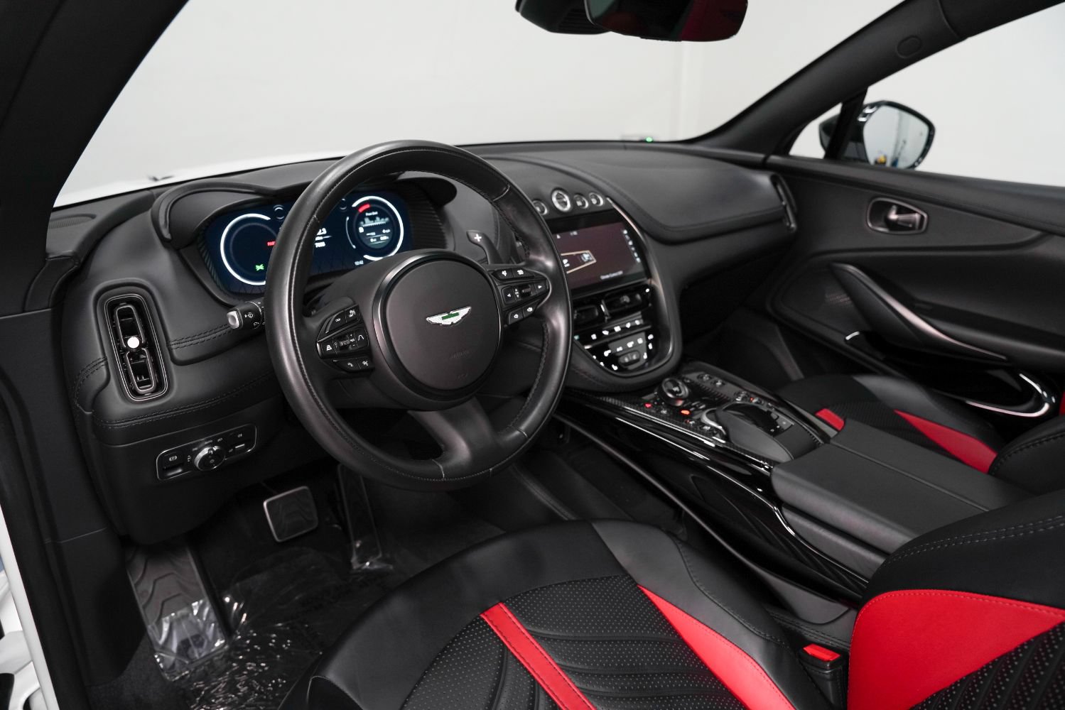Used 2023 Aston Martin DBX 707 AWD/4WD image 11