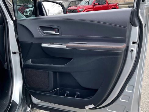 Used 2023 Toyota Sienna XSE image 22