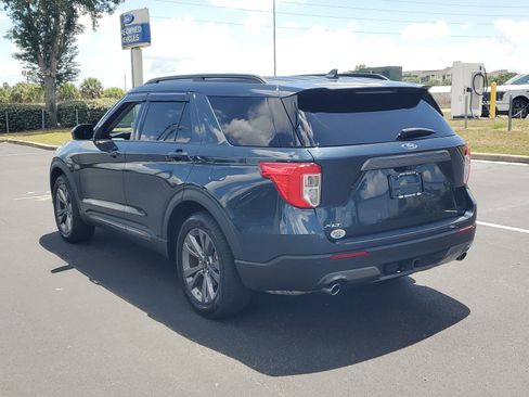 Certified 2022 Ford Explorer XLT w/ Equipment Group 202A RWD image 3