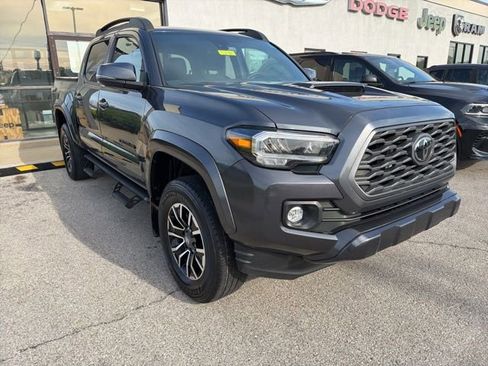 Used 2023 Toyota Tacoma TRD Sport AWD/4WD image 3
