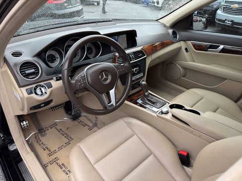 Used 2013 Mercedes-Benz C 250 Sedan image 30
