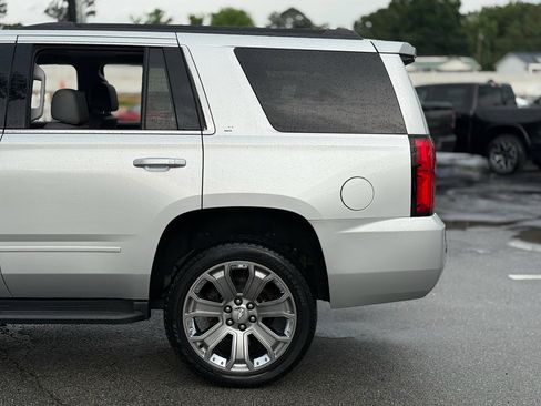 Used 2020 Chevrolet Tahoe LT w/ Luxury Package RWD image 12