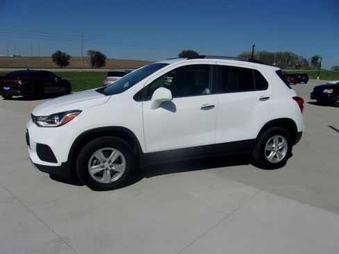 Used 2020 Chevrolet Trax LT w/ Driver Confidence Package AWD/4WD image 8