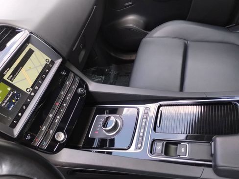 Used 2019 Jaguar F-PACE Premium AWD/4WD image 42