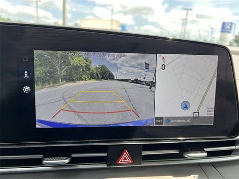 Used 2024 Hyundai Elantra SEL image 29