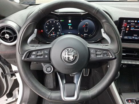 Used 2024 Alfa Romeo Tonale Veloce AWD/4WD image 20