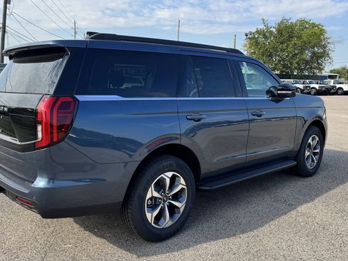 New 2027 Ford Expedition Active RWD image 2