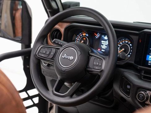 Used 2025 Jeep Wrangler Sport image 28