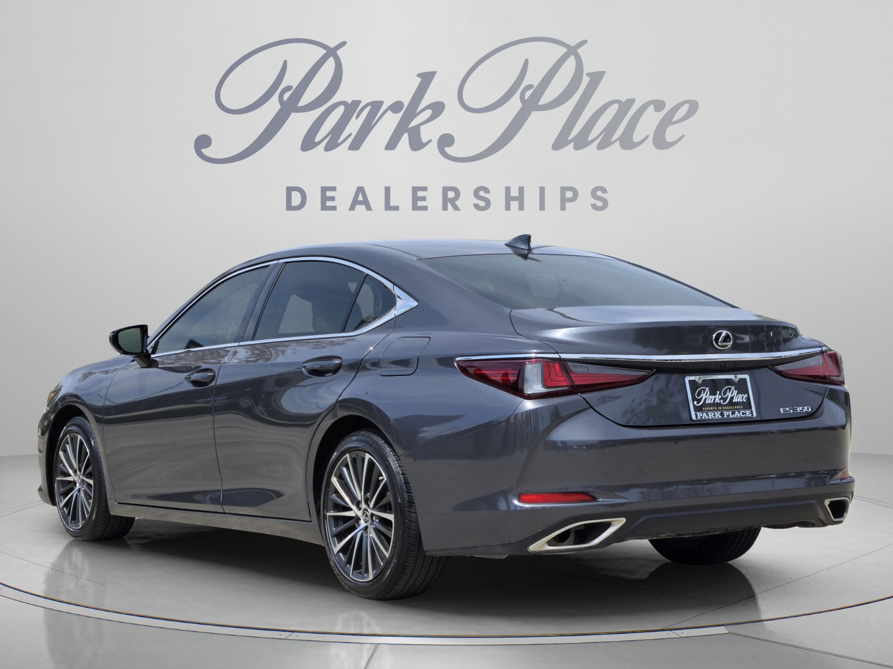 Used 2025 Lexus ES 350 w/ Premium Package FWD image 3