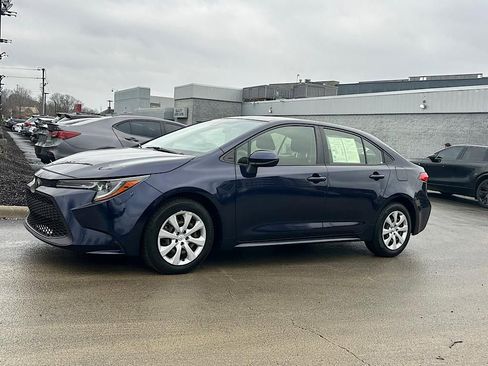 Used 2020 Toyota Corolla LE image 4