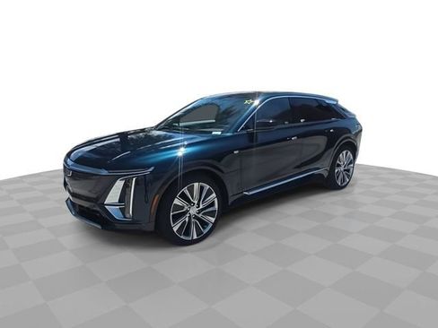 New 2025 Cadillac Lyriq Luxury w/ Nappa Leather Package RWD image 4