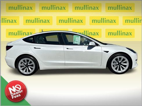 Used 2022 Tesla Model 3 image 2