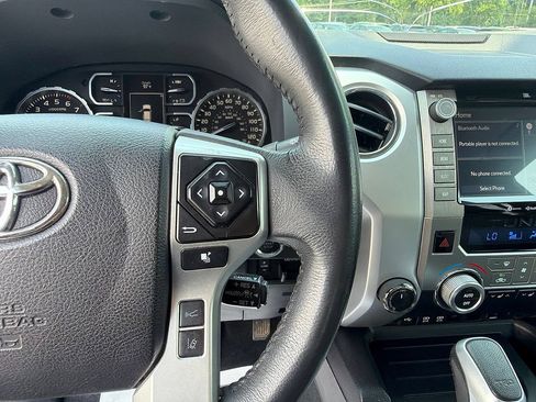 Used 2021 Toyota Tundra Limited w/ Limited Premium Package AWD/4WD image 16