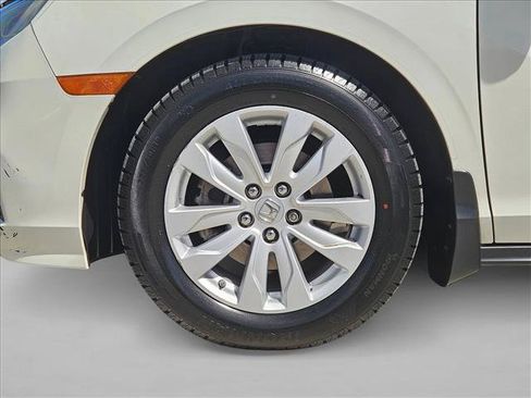 Used 2018 Honda Odyssey LX image 23
