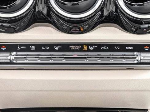 New 2026 Mercedes-Benz GLB 250 4MATIC image 19