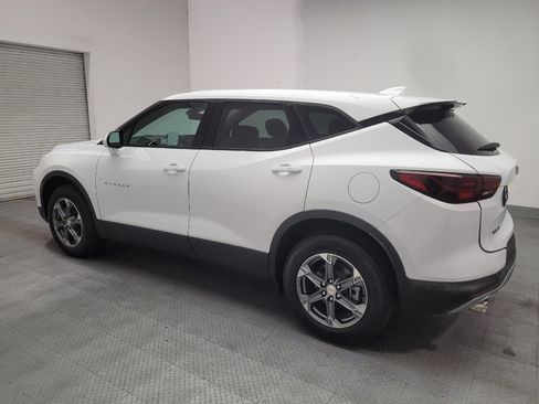 Used 2025 Chevrolet Blazer LT FWD image 3