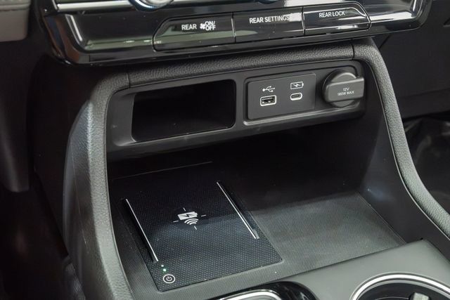 Used 2025 Honda Pilot Touring image 21