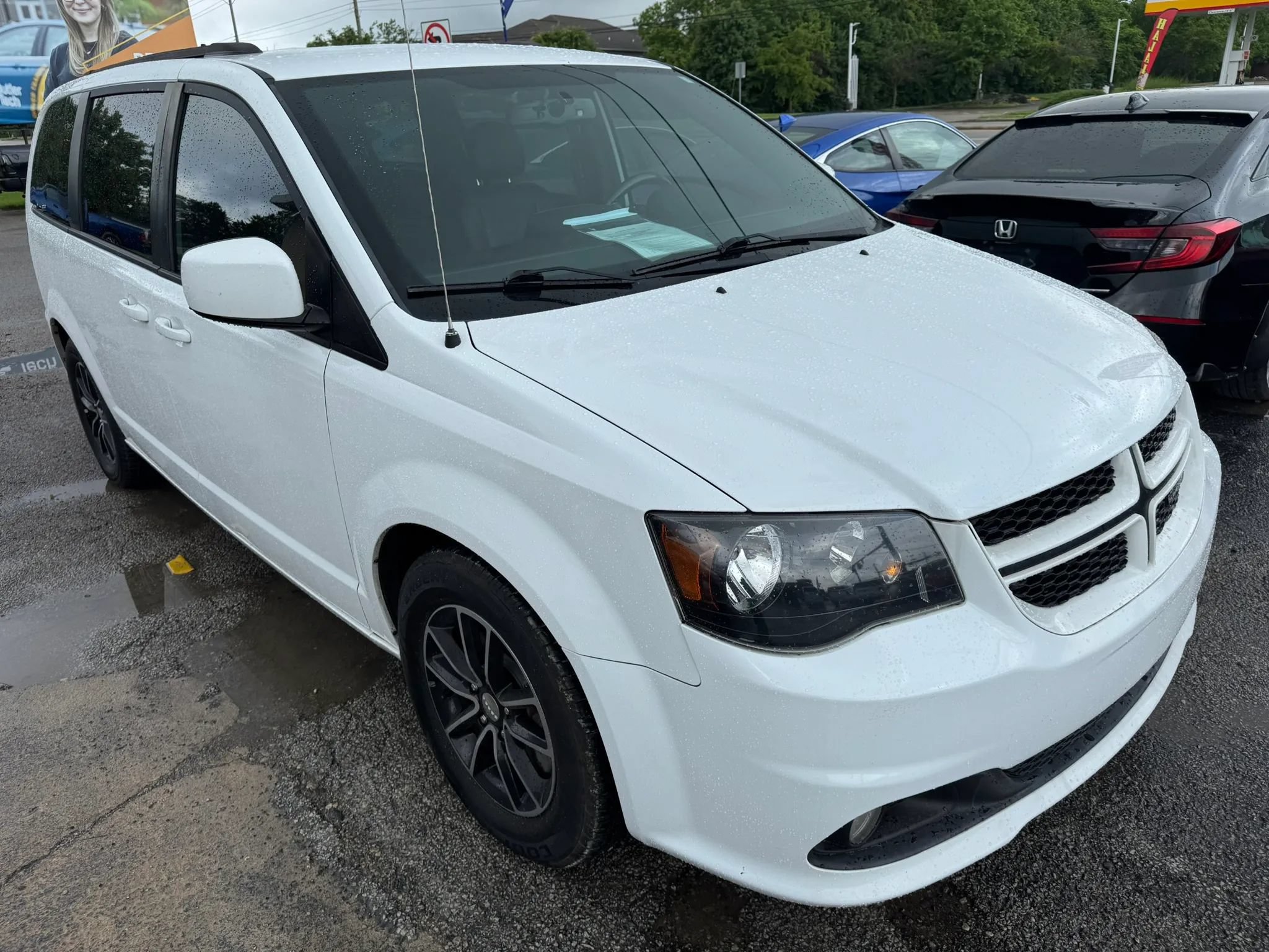 Used 2018 Dodge Grand Caravan GT FWD image 9