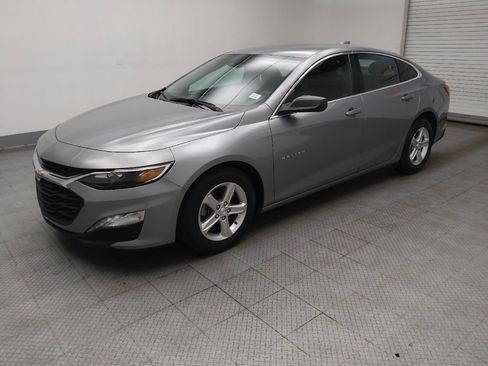 Used 2024 Chevrolet Malibu LT image 2