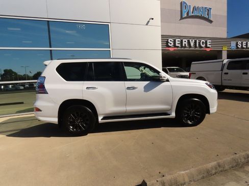 Used 2020 Lexus GX 460 Premium w/ Premium Package image 8