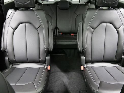 New 2026 Chrysler Pacifica Select AWD/4WD image 21