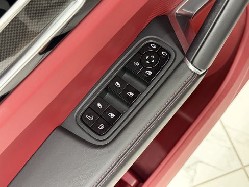 Certified 2021 Porsche Cayenne Turbo S AWD/4WD image 30