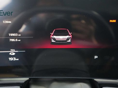 Used 2025 Audi S6 e-tron Premium Plus w/ Premium Plus AWD/4WD image 7