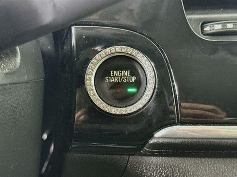 Used 2019 Buick Encore Essence FWD image 21