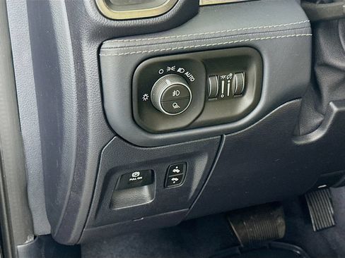 Used 2021 RAM 1500 Limited AWD/4WD image 10