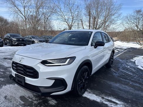 Used 2023 Honda HR-V Sport image 1