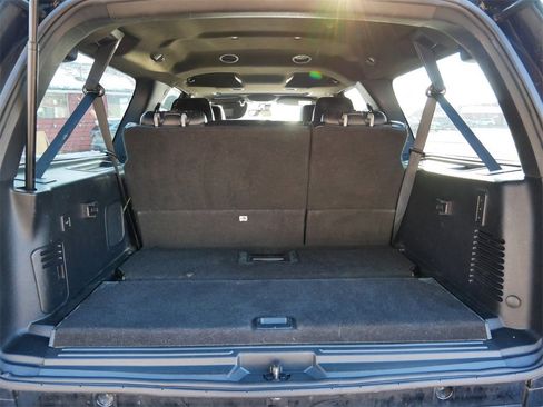 Used 2017 Ford Expedition EL Platinum image 11