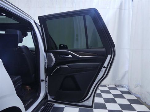 Used 2021 Cadillac Escalade Premium Luxury Platinum AWD/4WD image 26