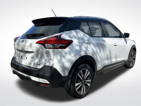 Used 2019 Nissan Kicks SR w/ SR Premium Package FWD image 4