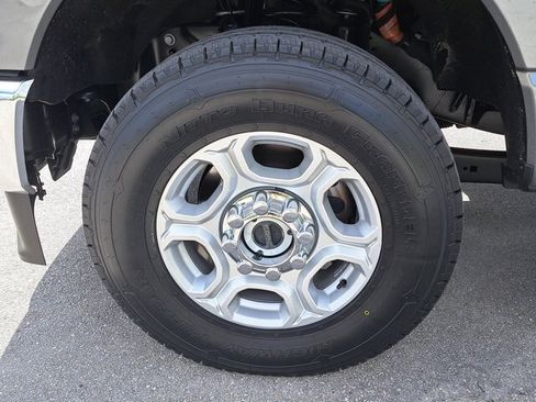 Certified 2025 Ford F250 XLT image 4