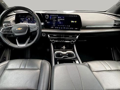 Used 2025 Chevrolet Traverse High Country w/ LPO, Floor Liner Package FWD image 31