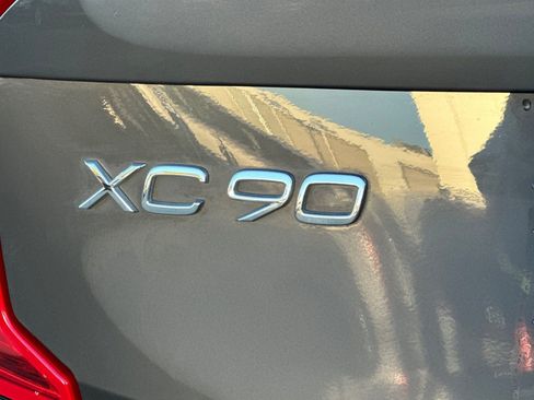 Used 2025 Volvo XC90 T8 Core w/ Protection Package Premier image 12