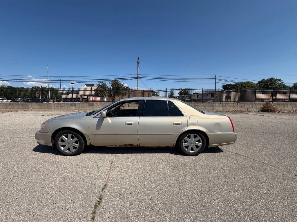 Used 2008 Cadillac DTS FWD image 5