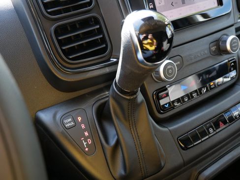 New 2026 RAM ProMaster 2500 w/ Convenience Group image 18