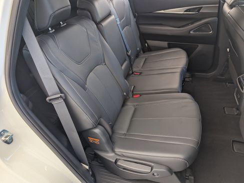 Used 2025 INFINITI QX60 Luxe image 21